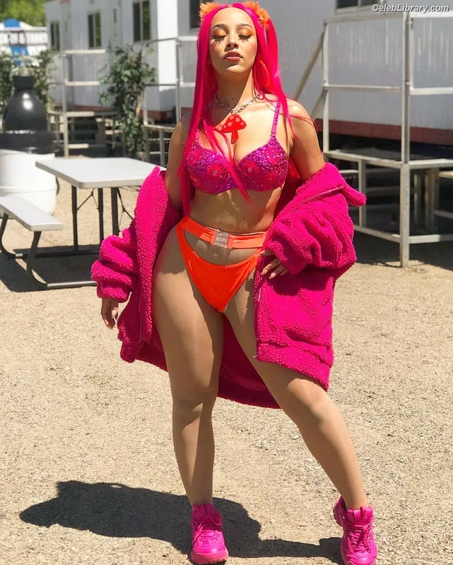 Doja Cat photo 24 of 1960