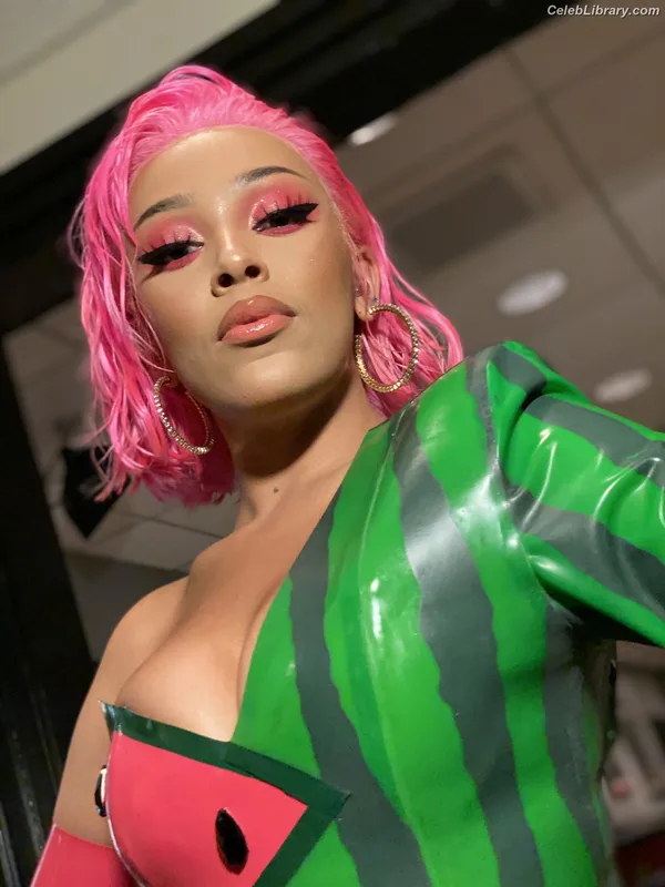 Doja Cat photo 10 of 1960