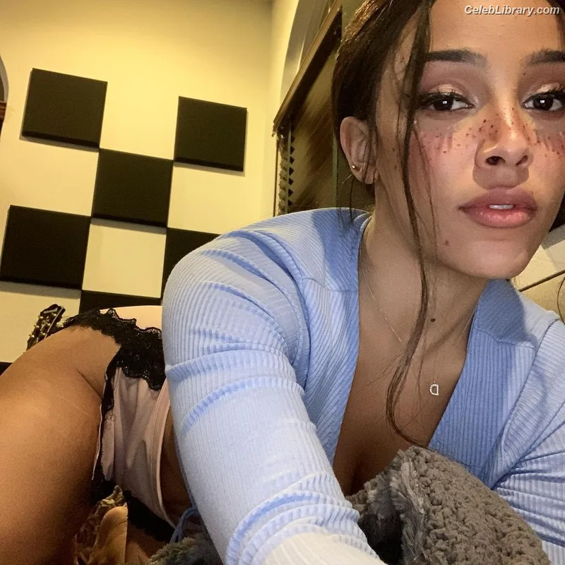 Doja Cat photo 4 of 1960