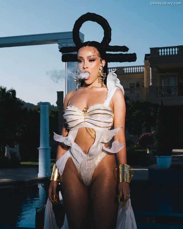 Doja Cat photo 8 of 1960