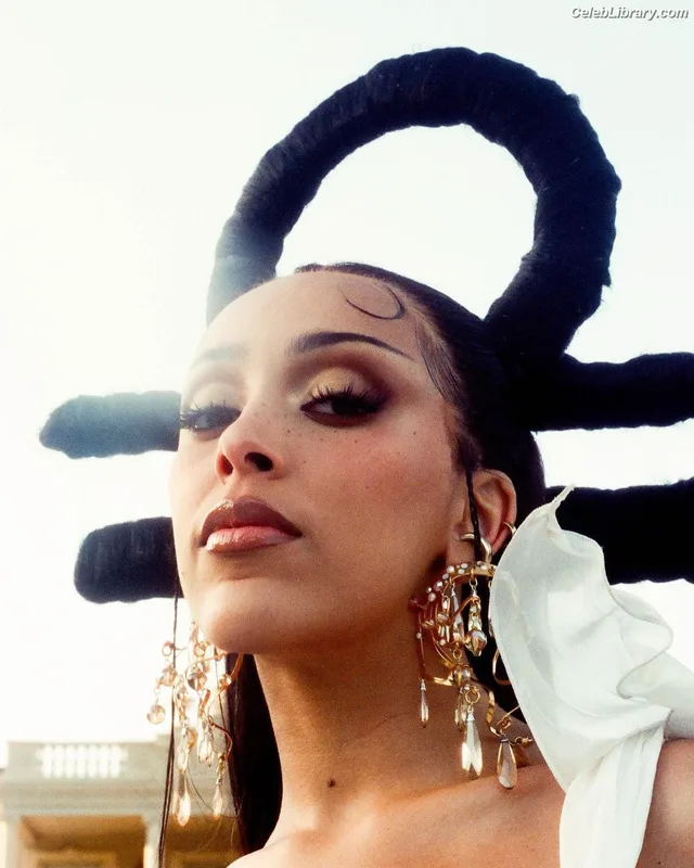 Doja Cat photo 10 of 1960
