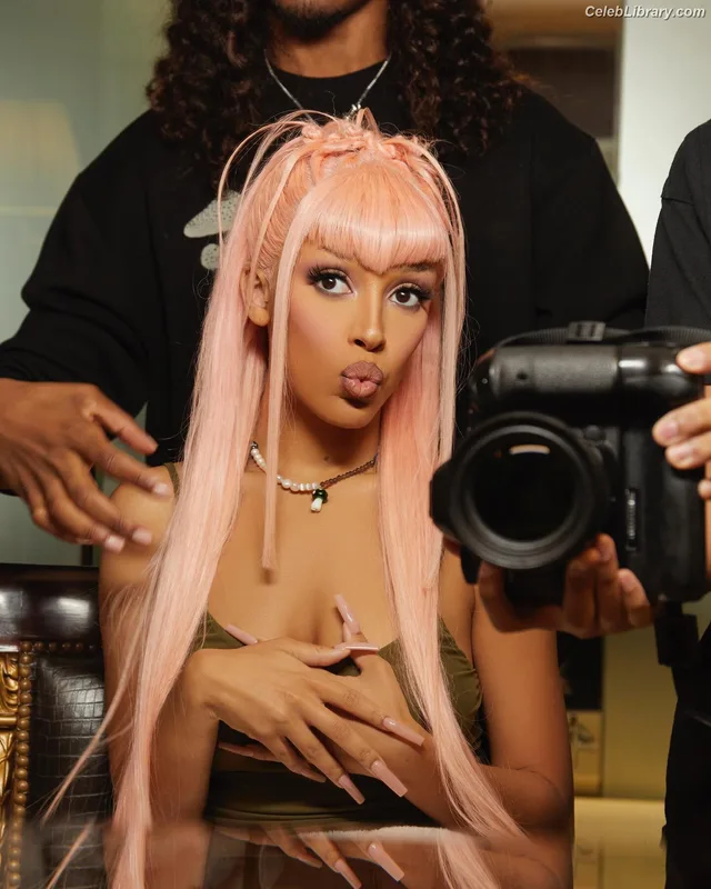Doja Cat photo 16 of 1960