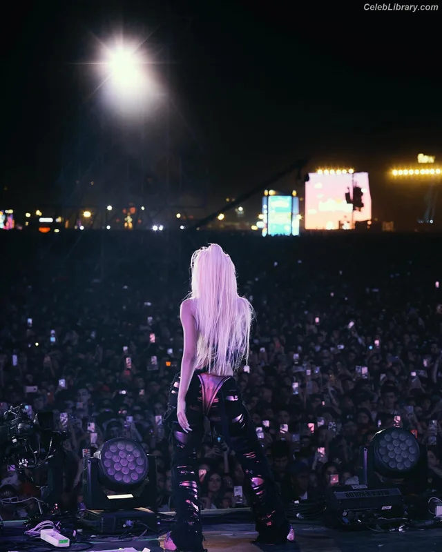 Doja Cat photo 18 of 1960