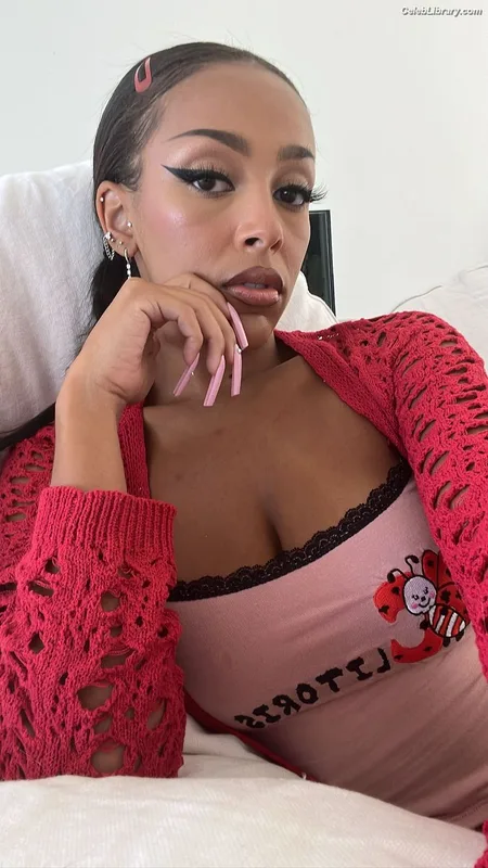 Doja Cat photo 13 of 1960