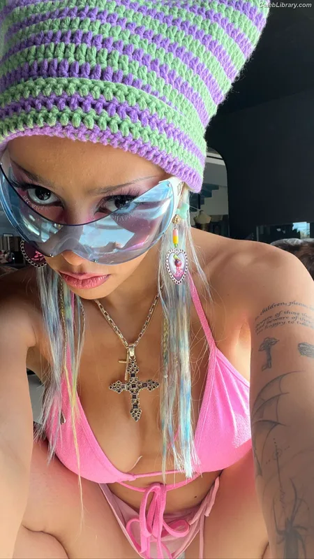 Doja Cat photo 1 of 1960