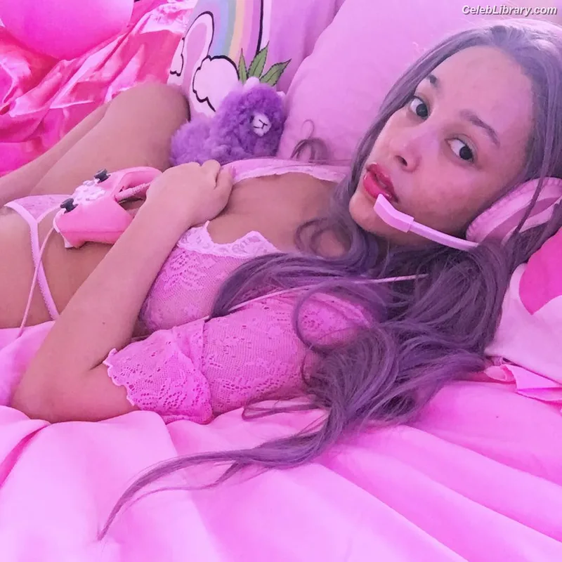 Doja Cat photo 10 of 1960