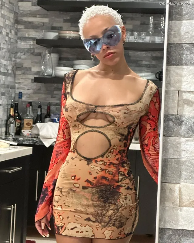 Doja Cat photo 9 of 1960