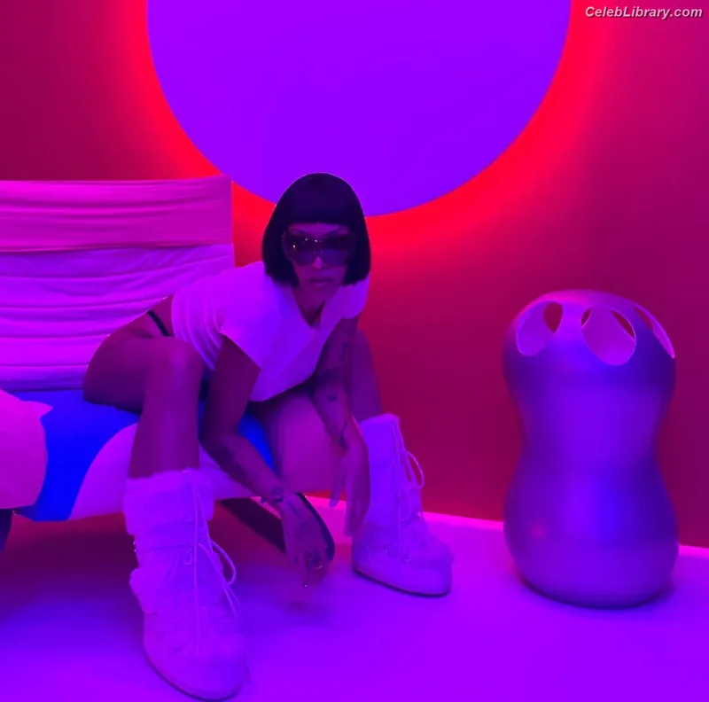Doja Cat photo 4 of 1960