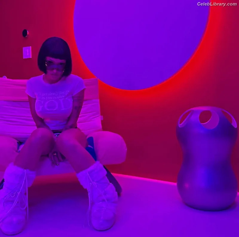 Doja Cat photo 8 of 1960