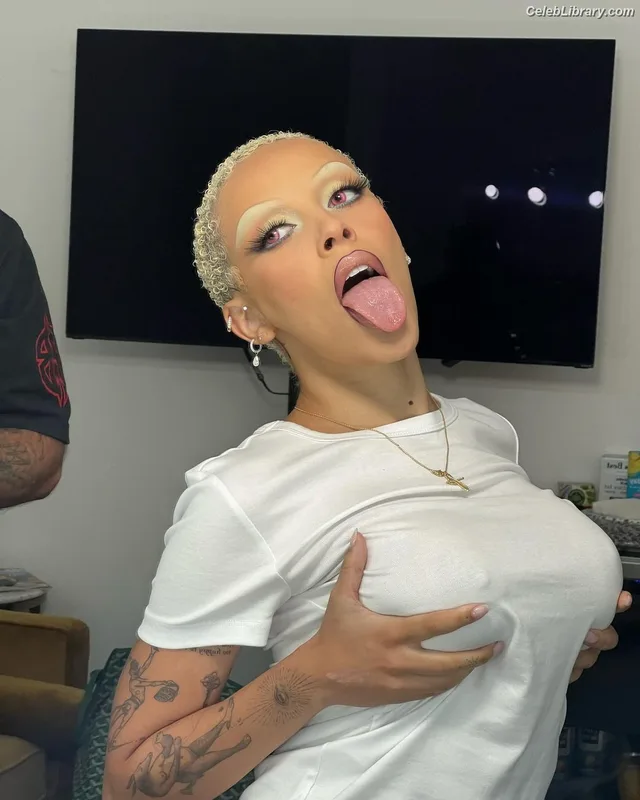 Doja Cat photo 10 of 1960