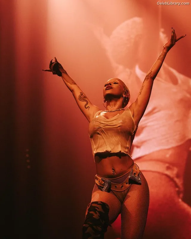 Doja Cat photo 22 of 1960