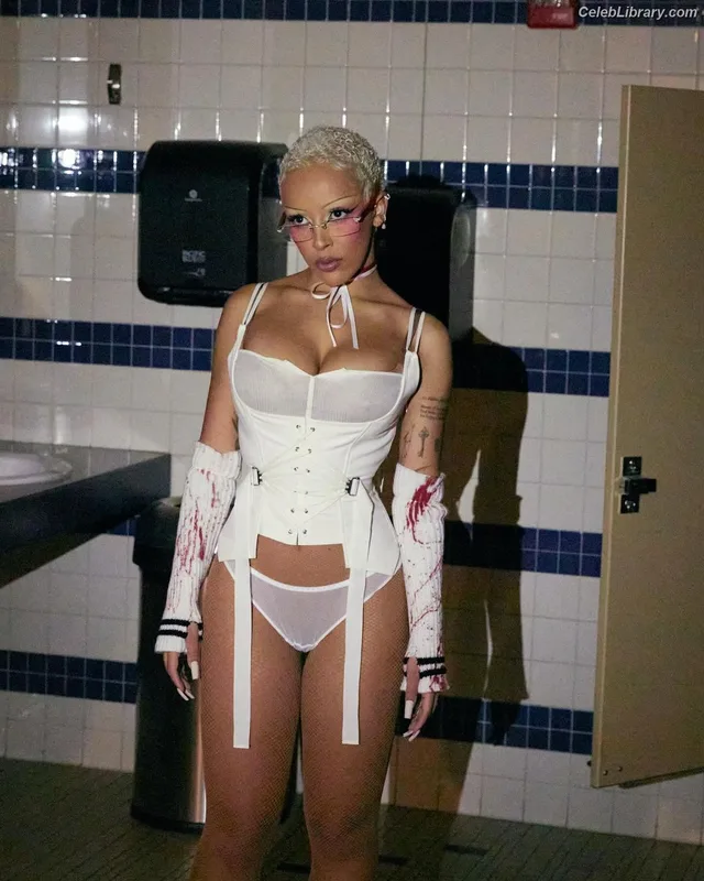 Doja Cat photo 21 of 1960