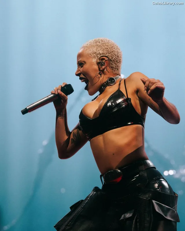 Doja Cat photo 12 of 1960