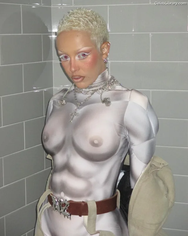 Doja Cat photo 4 of 1960