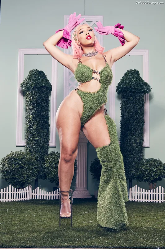 Doja Cat photo 12 of 1960