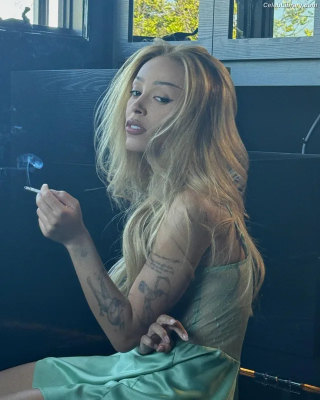 Doja Cat photo 16 of 1960