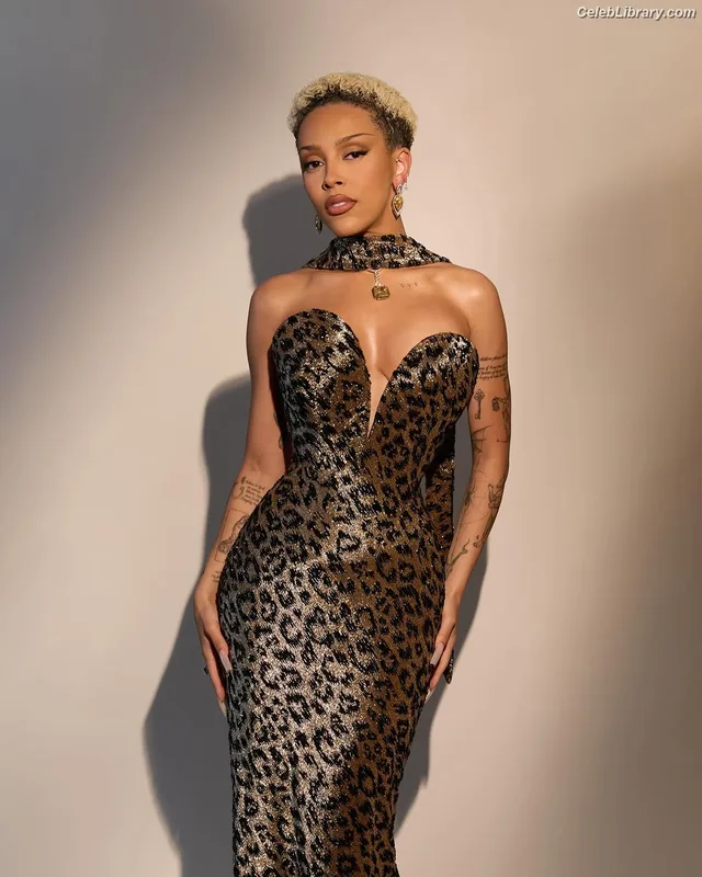 Doja Cat photo 7 of 1960