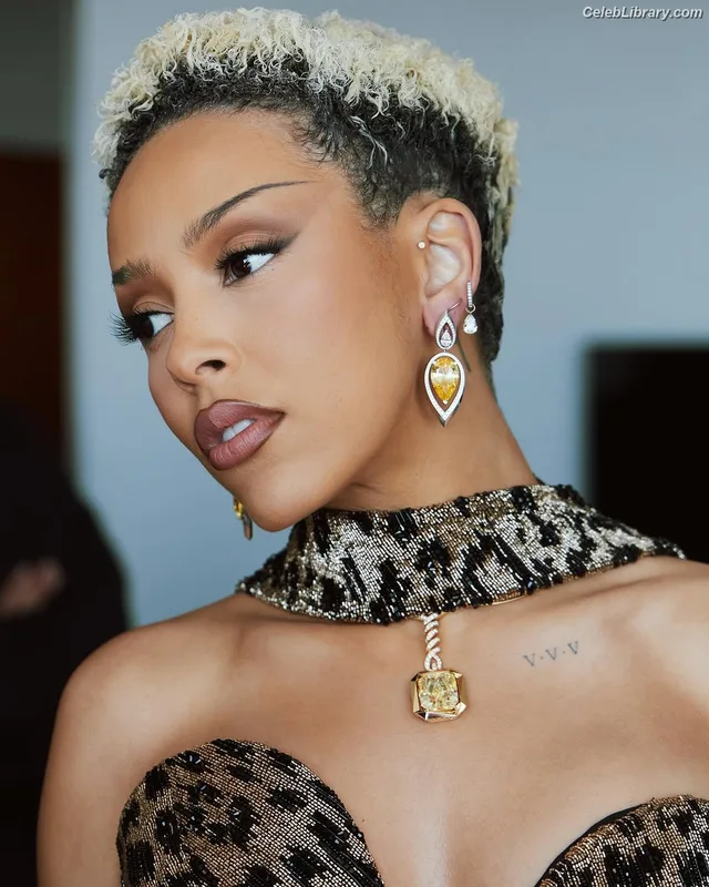 Doja Cat photo 10 of 1960