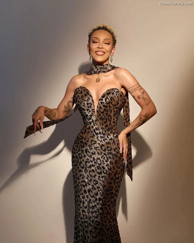 Doja Cat photo 12 of 1960