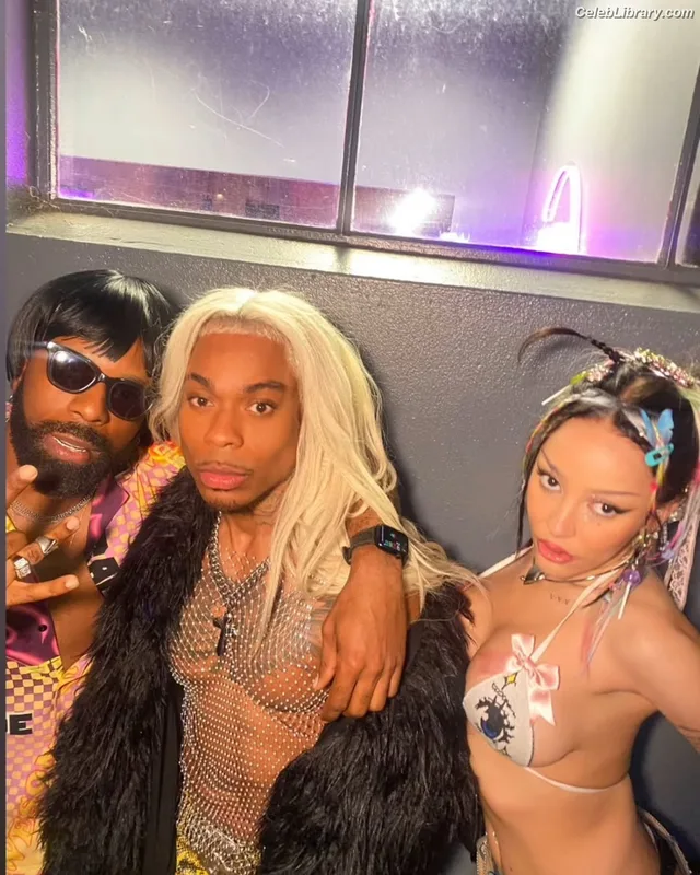 Doja Cat photo 13 of 1960