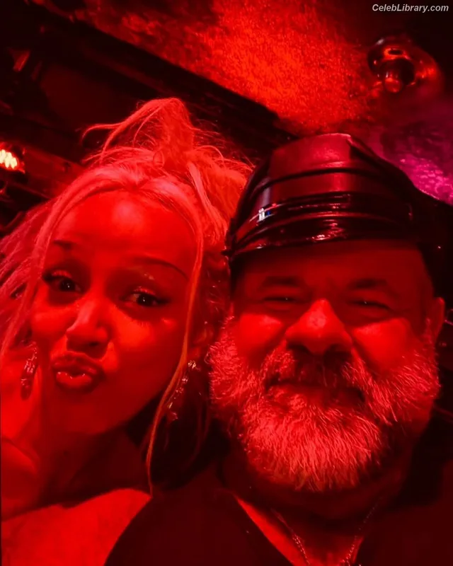 Doja Cat photo 10 of 1960