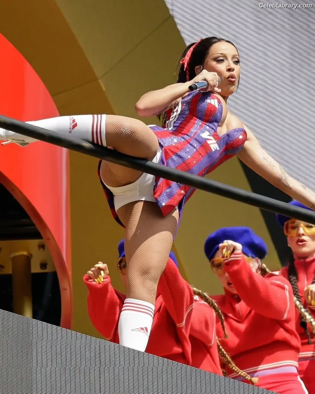 Doja Cat photo 9 of 1960