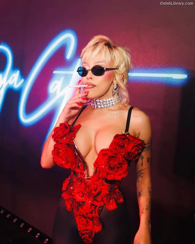 Doja Cat photo 2 of 1960