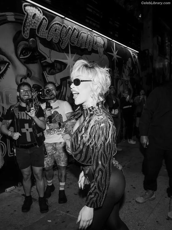 Doja Cat photo 8 of 1960