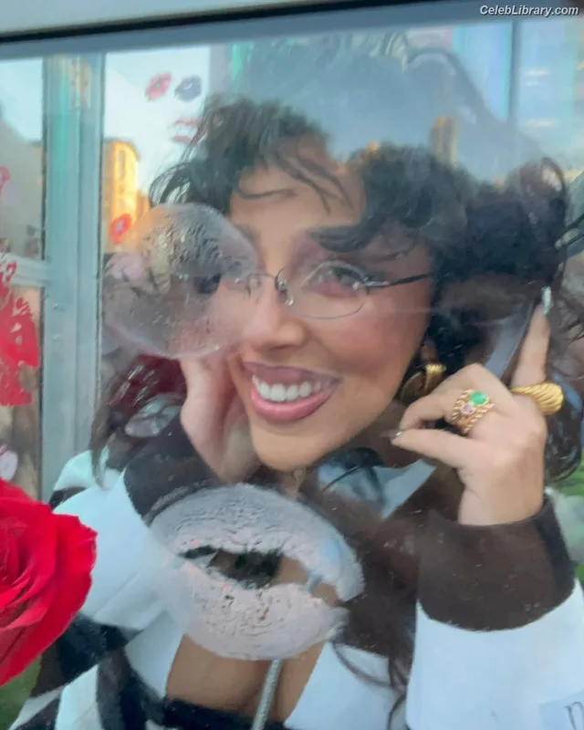 Doja Cat photo 12 of 1960