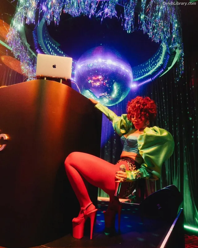 Doja Cat photo 13 of 1960