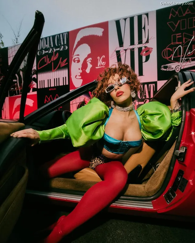 Doja Cat photo 16 of 1960
