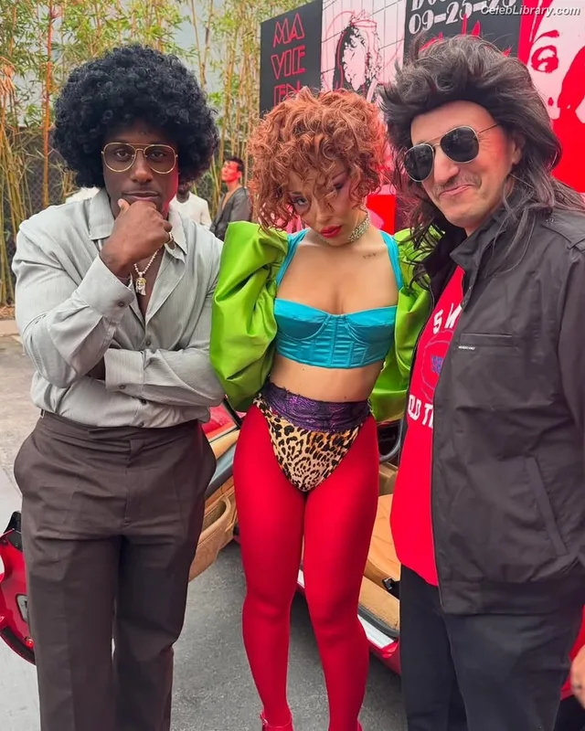 Doja Cat photo 22 of 1960