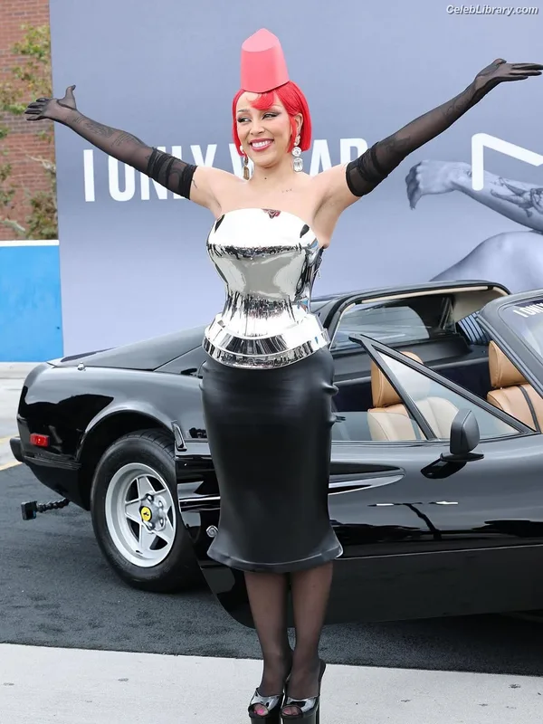 Doja Cat photo 1 of 1960