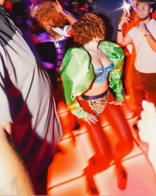 Doja Cat photo 12 of 1960