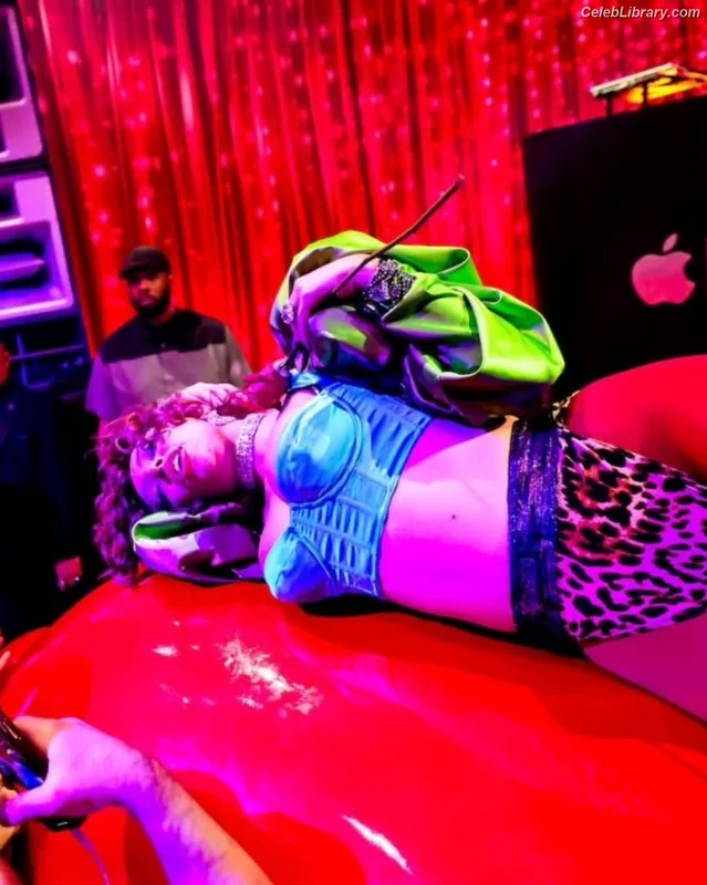 Doja Cat photo 13 of 1960