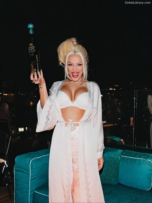 Doja Cat photo 14 of 1960
