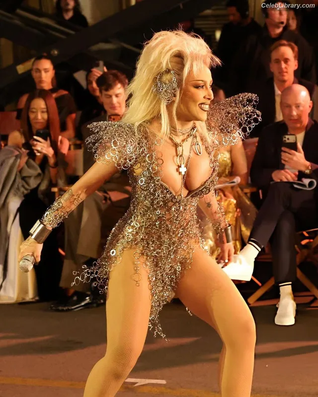 Doja Cat photo 24 of 1960