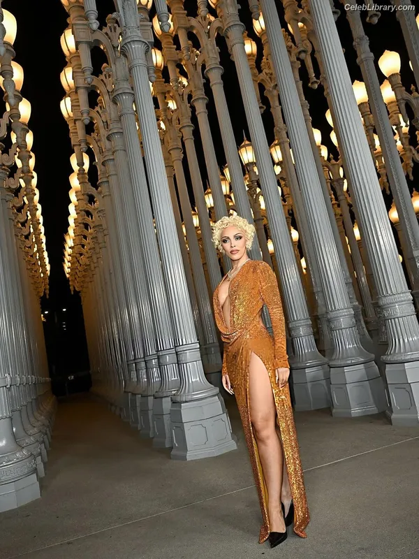 Doja Cat photo 10 of 1960