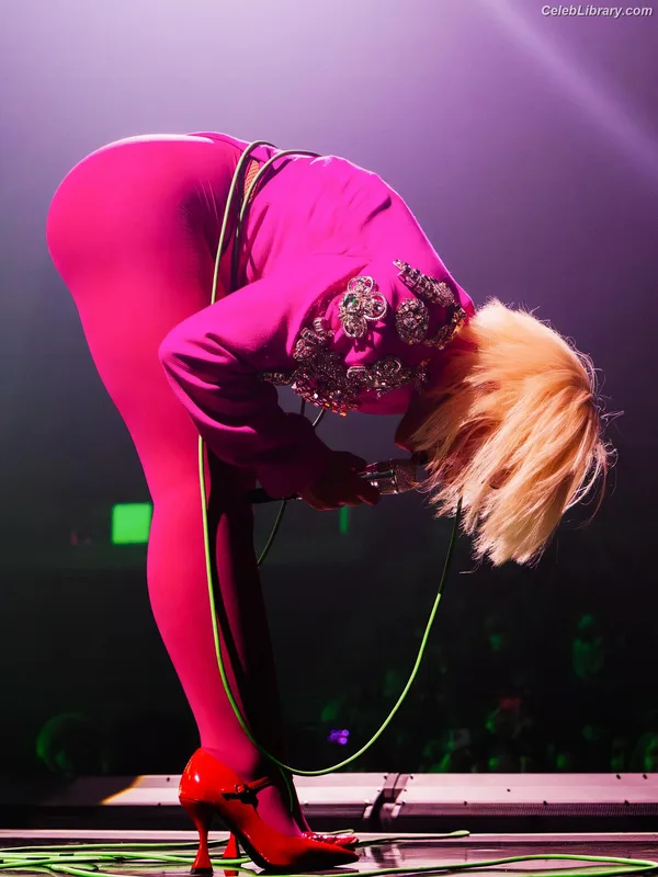 Doja Cat photo 5 of 1960
