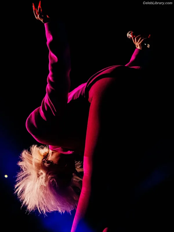 Doja Cat photo 8 of 1960
