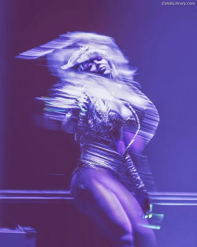 Doja Cat photo 22 of 1960