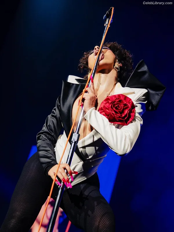 Doja Cat photo 12 of 1960