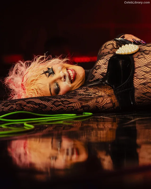 Doja Cat photo 12 of 1960