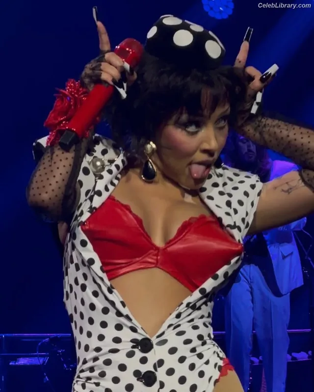 Doja Cat photo 5 of 1960