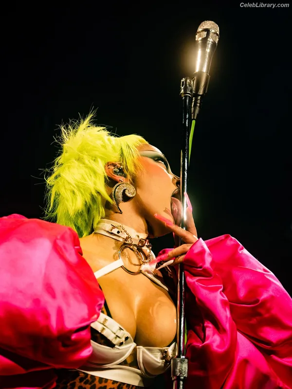 Doja Cat photo 22 of 1960