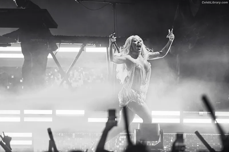 Doja Cat photo 14 of 1960