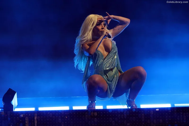 Doja Cat photo 17 of 1960