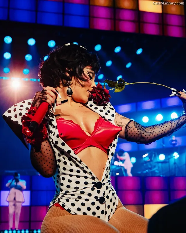 Doja Cat photo 7 of 1960