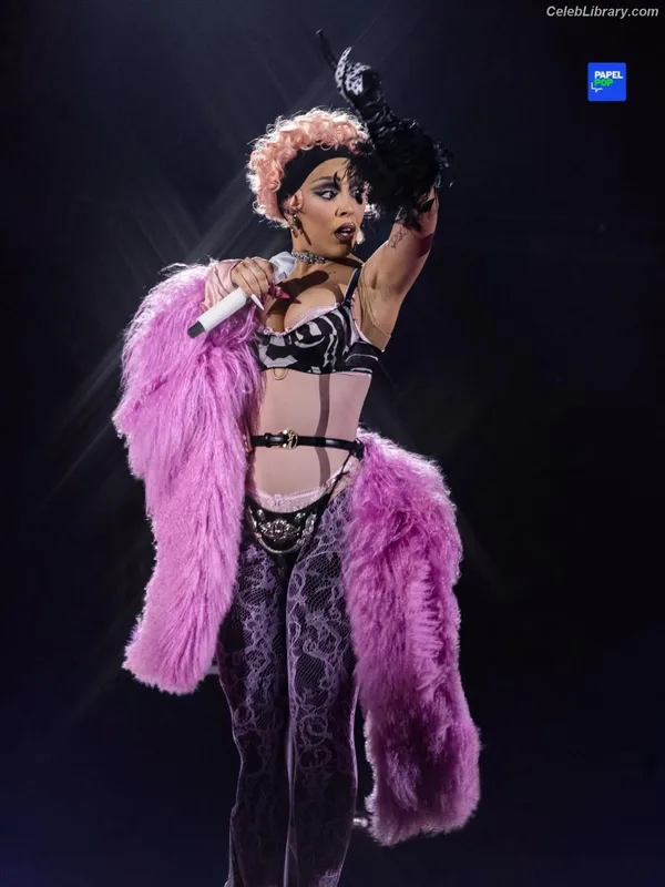 Doja Cat photo 3 of 1960