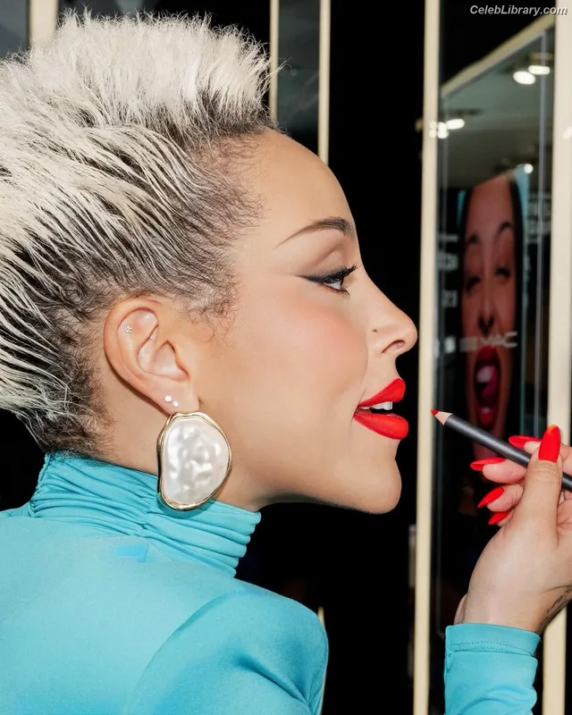 Doja Cat photo 13 of 1960